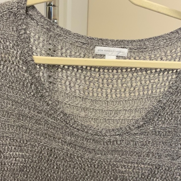 Lon lightweight grey sweater from New York and Company. Never worn. - Picture 3 of 6